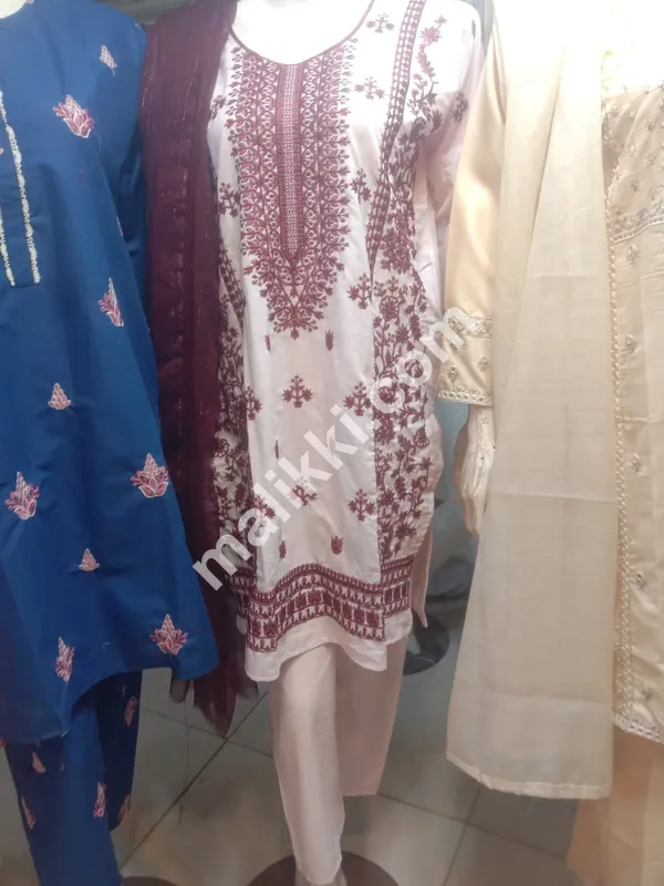 Lawn Fabric Shalwar Kameez 3 Pcs Suit for Ladies