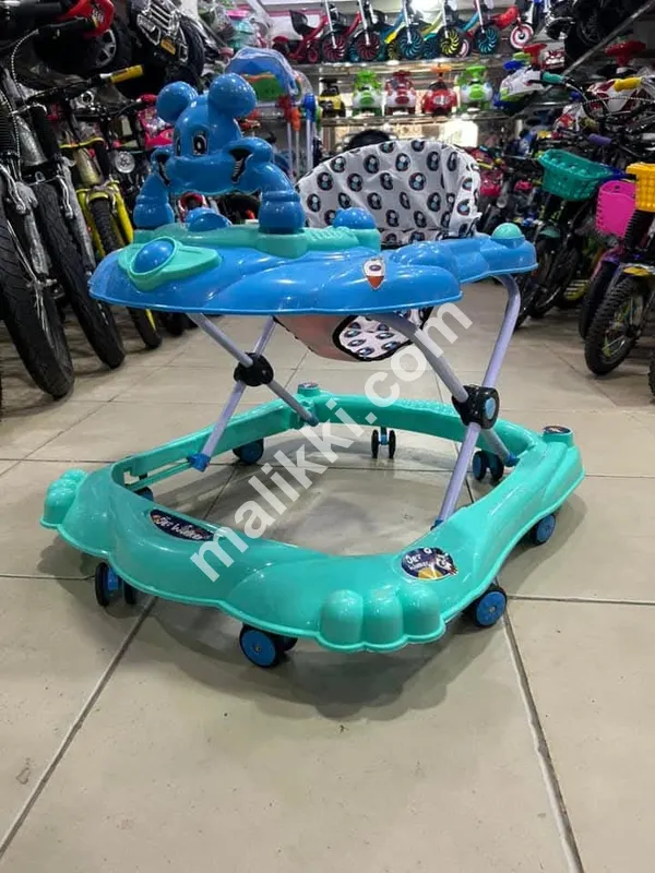 مکی ماؤس کے چہرے کے ساتھ بیبی واکر بلیو کلر