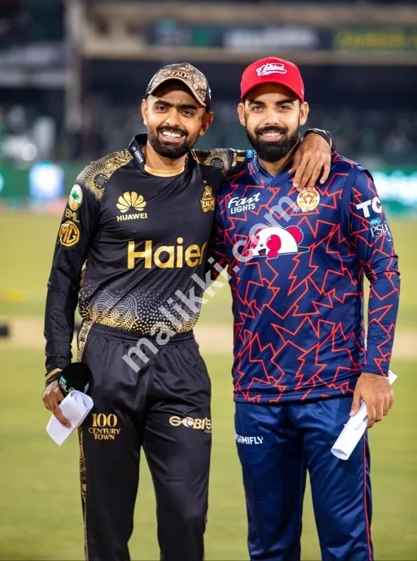 کھیلوں کے پہننے کی مناسب کٹ فروخت کے لیے دستیاب ہے۔