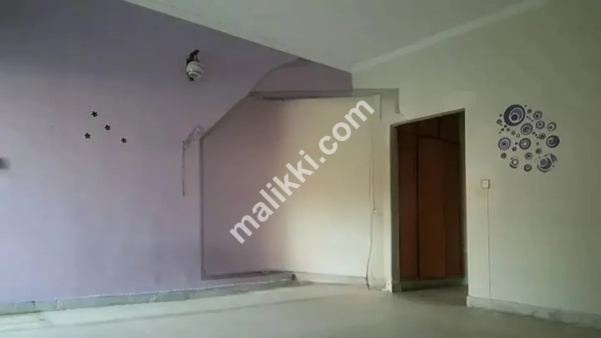 Spacious 10 Marla 5 bed SD House in Askari 14 Rawalpindi - Perfect Family Home!