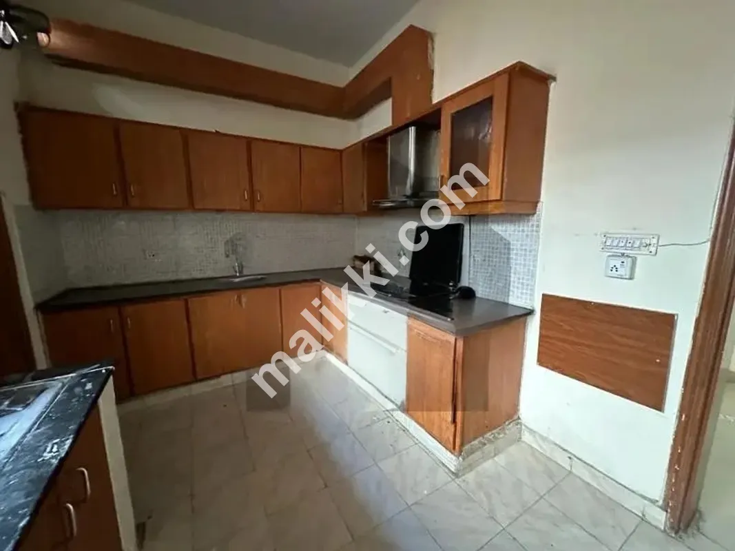 4 Bedroom House Available For Rent In Askari 14