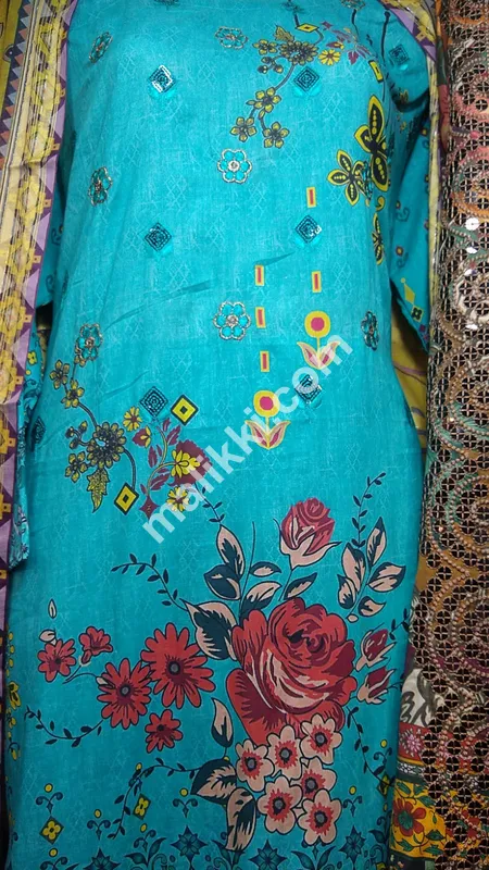 خواتین کے لیے لان فیبرک شلوار قمیض سوٹ