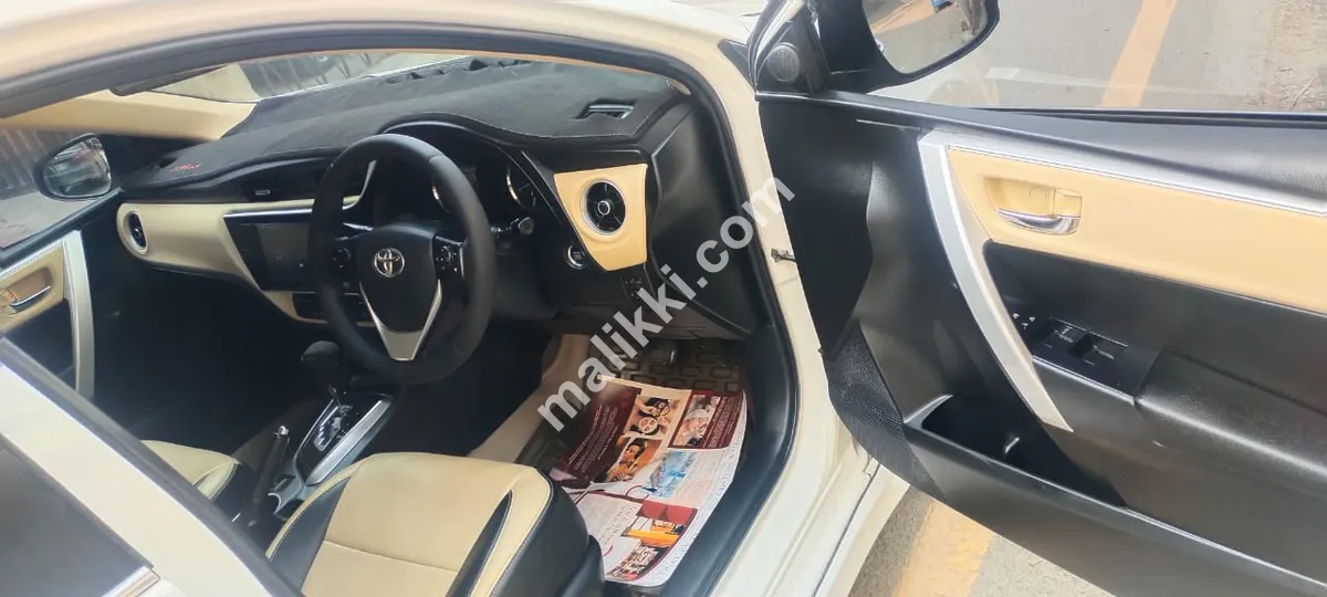 ٹویوٹا کرولا گرانڈے 2017 ماڈل فروخت کے لیے دستیاب ہے۔