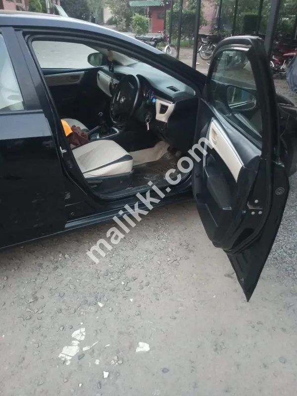 TOYOTA COROLLA XLI 2015 MODEL AVAILABLE FOR SALE