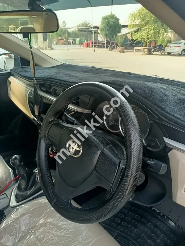 ٹویوٹا کرولا GLI 2016 ماڈل برائے فروخت