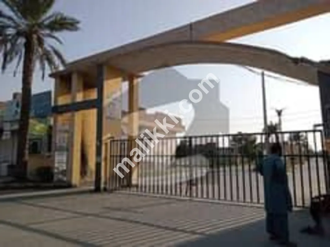 10 Marla Plot For Sale in Madina Block Seghol City
