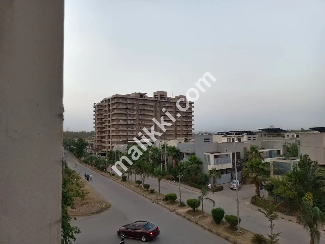 3 side corner 3 bedroom apartment available for sale 