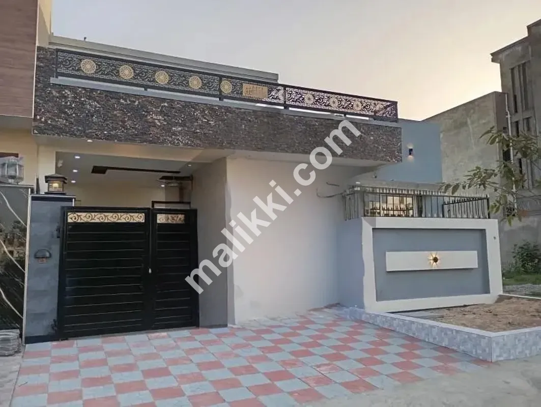 اسلام آباد میں پرائم لوکیشن 7 مرلہ مکان خریدنے کے لیے ابھی رابطہ کریں۔