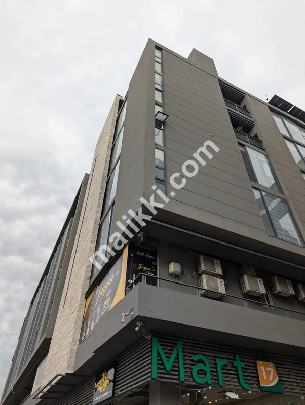 ڈی 17 اسلام آباد میں مکمل فرنشڈ اپارٹمنٹ کرایہ پر دستیاب ہے۔ 