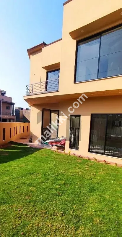 Bahria Town Phase 8 10 Marla Designer House Double Unit On Investor Rate