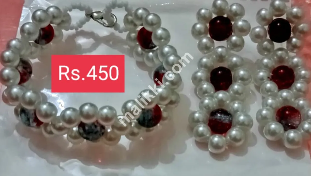 موتیوں والا کڑا سیٹ