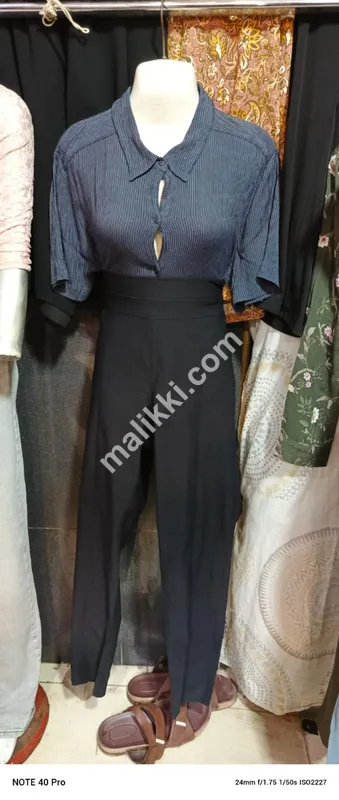 خواتین ویسٹرن اسٹائل کا فارمل سوٹ