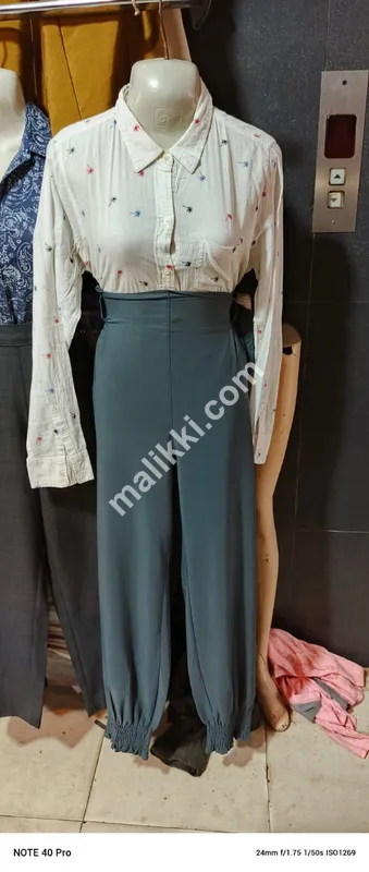 خواتین ویسٹرن اسٹائل کا فارمل سوٹ