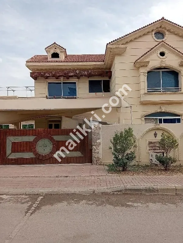 1 Kanal Double Unit Furnished House Available For Rent