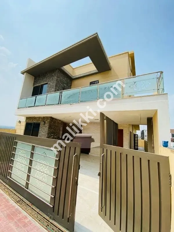 10 Marla House For Rent 5 Bedrooms Block I Near Future World Sachool