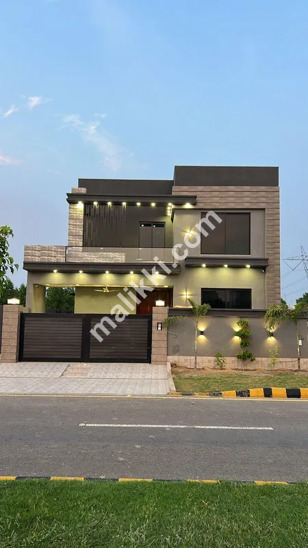 10 Marla Brand New House Available For In City Housing Sammundari Road Faisalabad