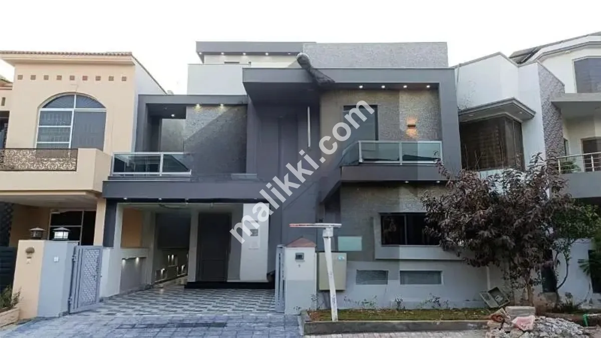 Bahria Town Phase 8, 11 Marla Designer House Available On Investor Rate