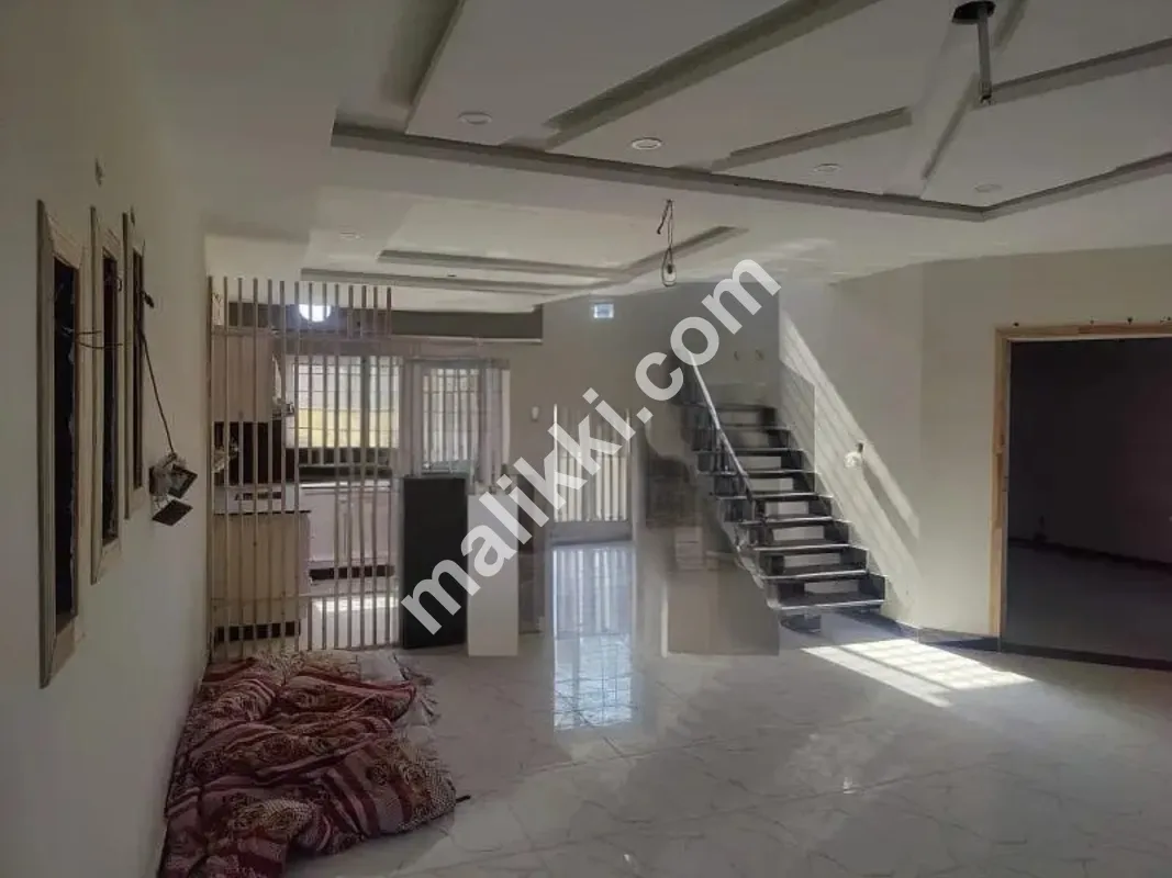 Bahria Town Phase 8, 5 Marla Designer House Available On Investor Rate