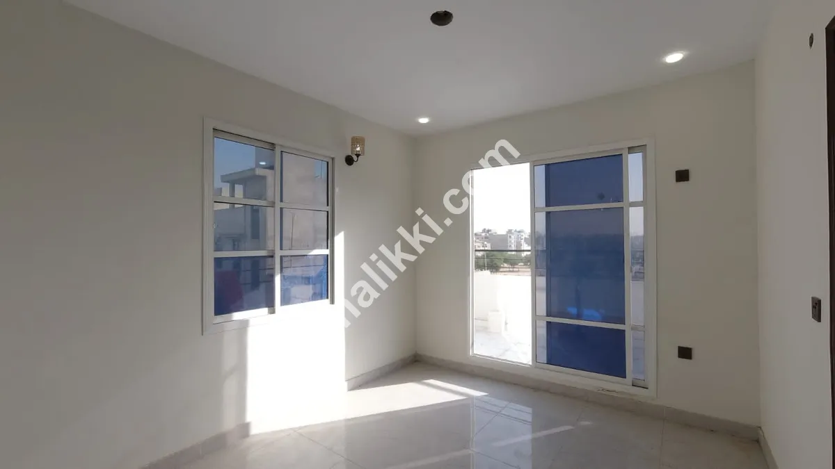 کراچی ایڈمن پرائم لوکیشن میں اپارٹمنٹ برائے فروخت