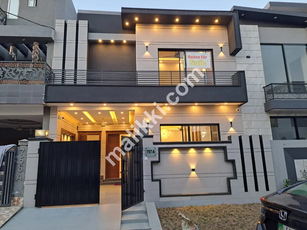 5 marla house for sale in lake City 