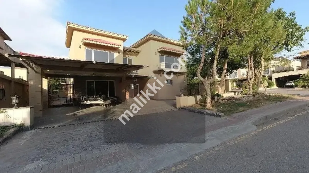 بحریہ گارڈن سٹی - زون 1 اسلام آباد میں 2 کنال مکان برائے فروخت