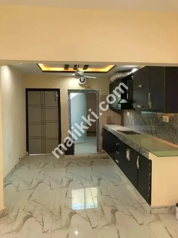 بحریہ ٹاؤن فیز 8 میں 10 مرلہ بالکل نیا مکان ڈبل یونٹ ہاؤس انویسٹر ریٹ پر