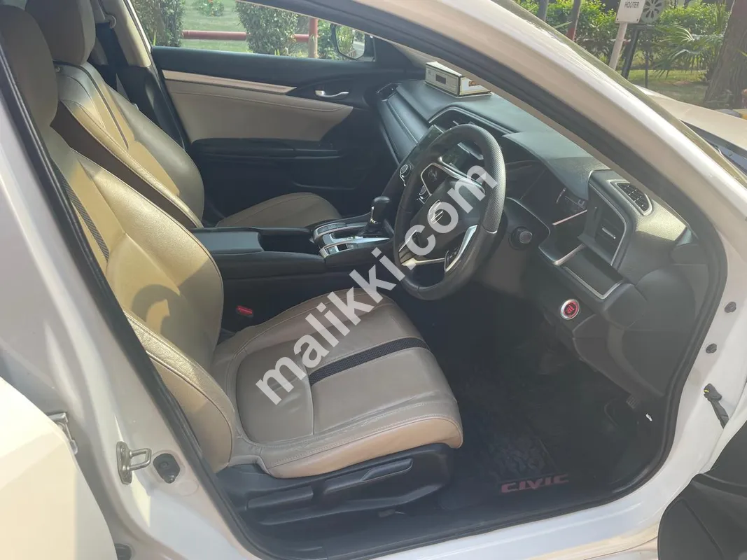 Honda Civic 1.8 i-VTEC 2022 ماڈل فروخت کے لیے دستیاب