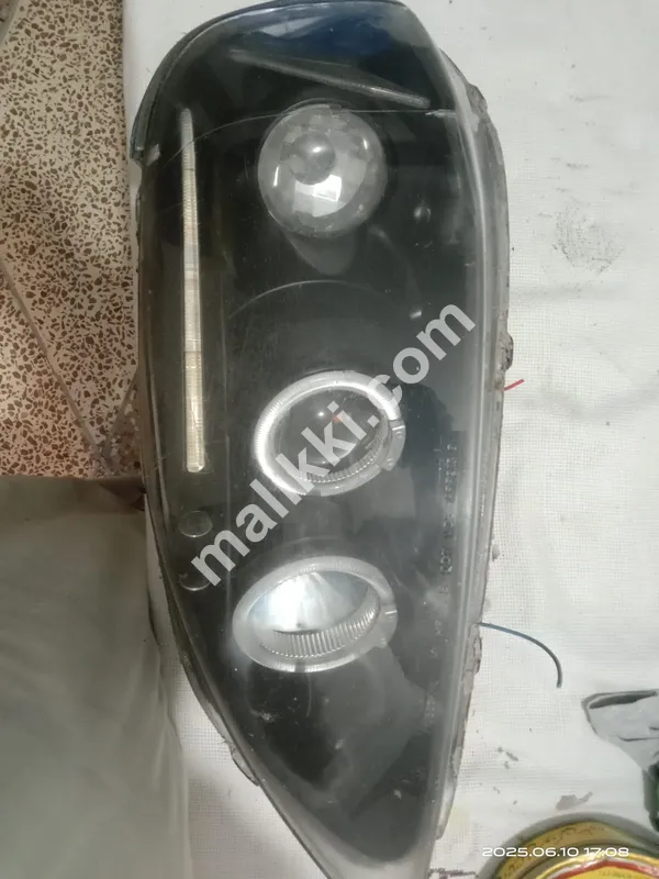 Honda Civic 2000 Headlights for Sale