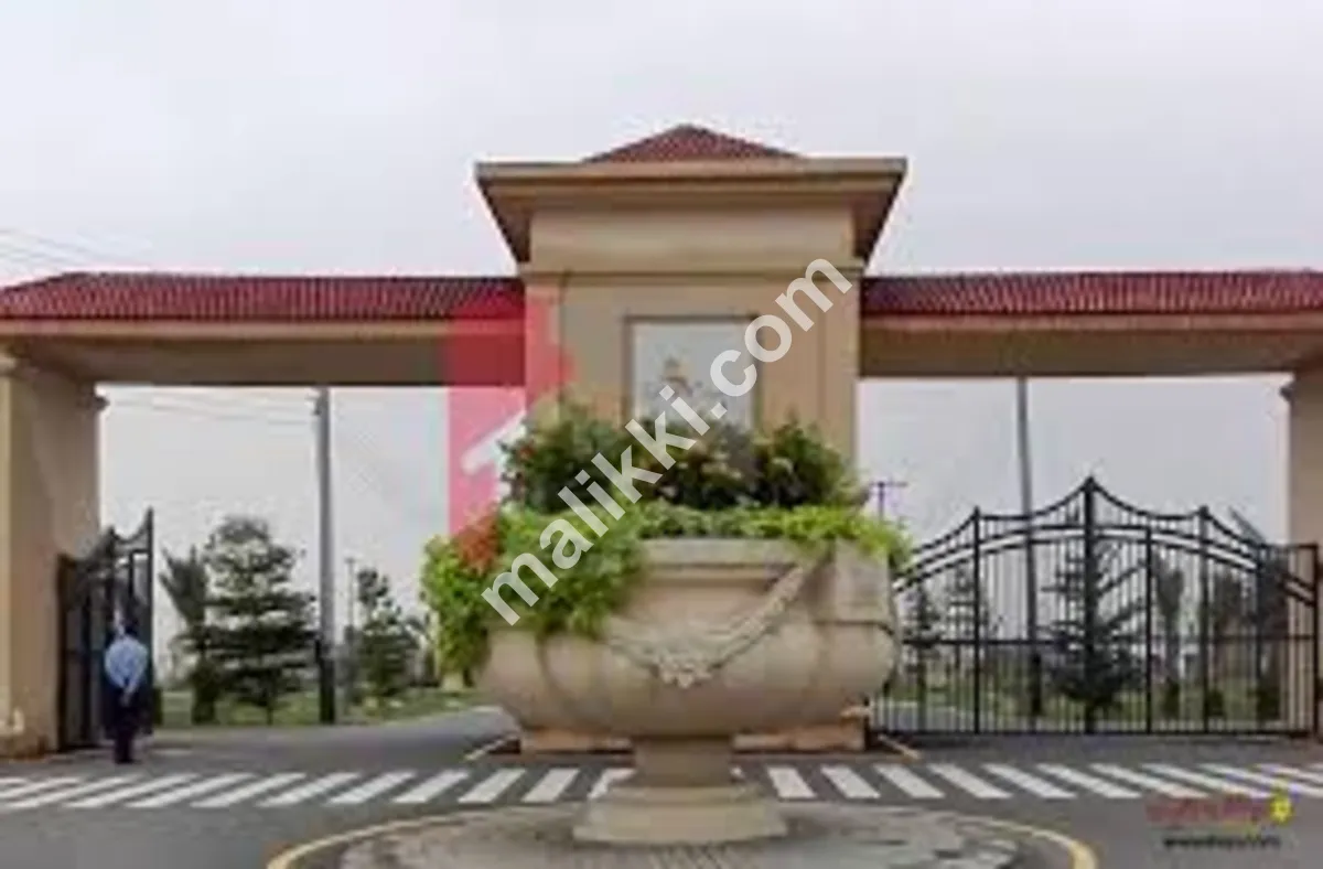 گرین ویلی کمرشل سینٹر سمندری روڈ فیصل آباد میں 1 مرلہ کمرشل پلاٹ برائے فروخت۔