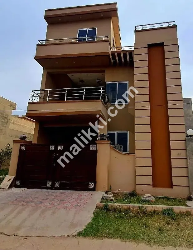 5 Marla Double Unit 5 Bedrooms Brand New House For Sale