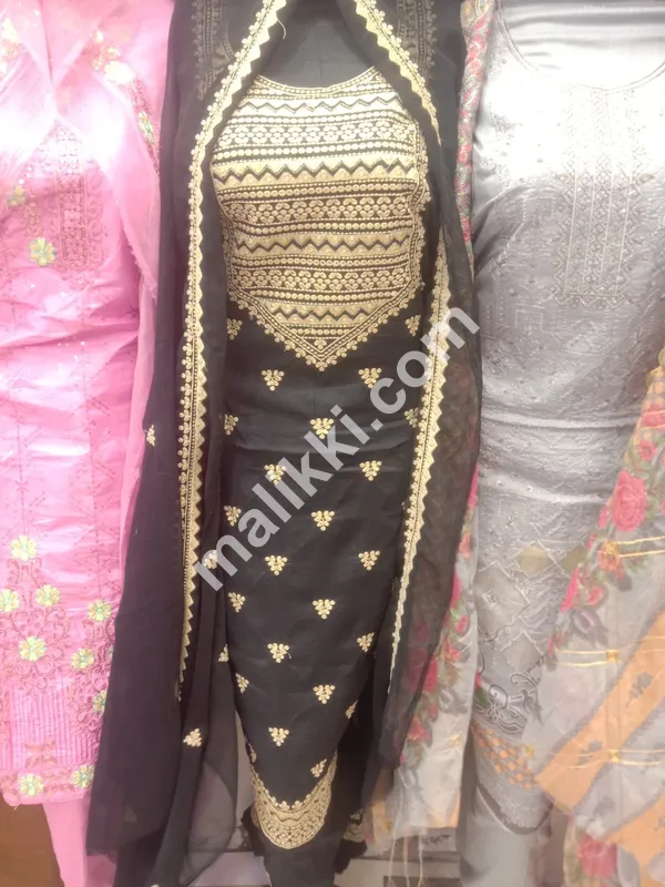 بن سعید کڑھائی والا خالص لان 3 پی سی ایس بغیر سلے سوٹ