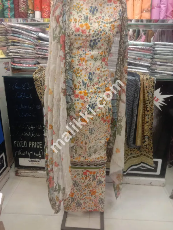 ملٹی کلر بن سعید ایمبرائیڈرڈ پیور لان 3 پی سی ایس انسٹیچڈ سوٹ