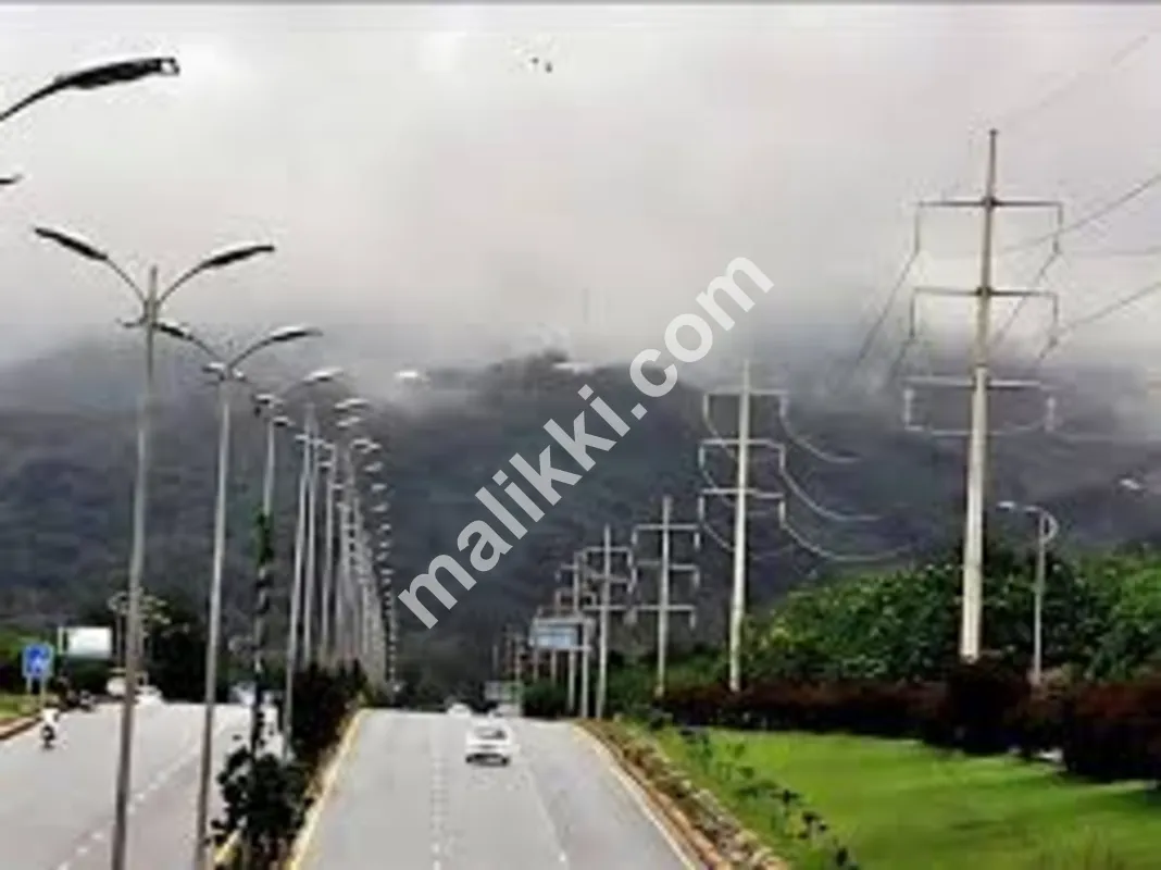 مارگلہ انکلیو، مارگلہ ایونیو، اسلام آباد میں 10 مرلہ پلاٹ برائے فروخت۔