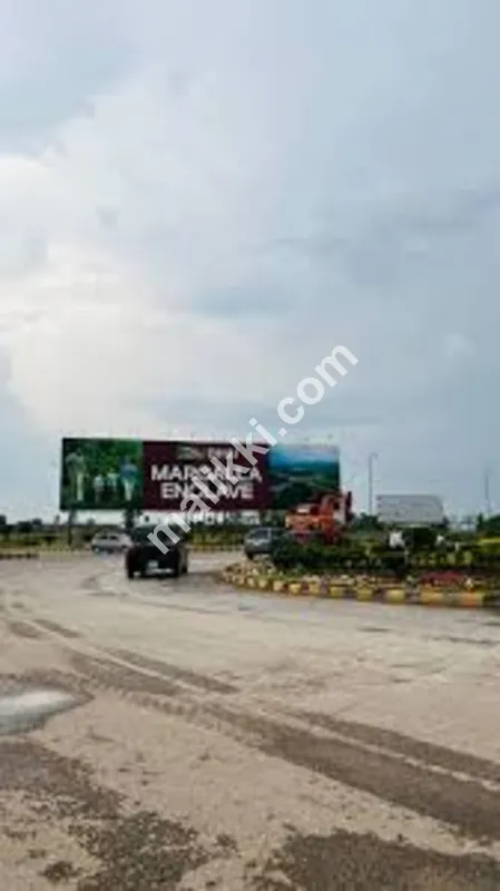 5 MARLA DEAD END CORNER PLOT WITH EXTRA LAND FOR SALE