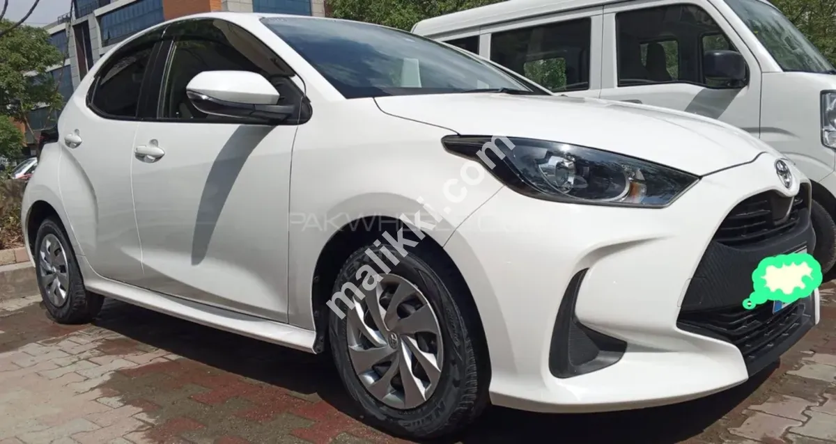 Toyota Yaris Hatchback X 2021