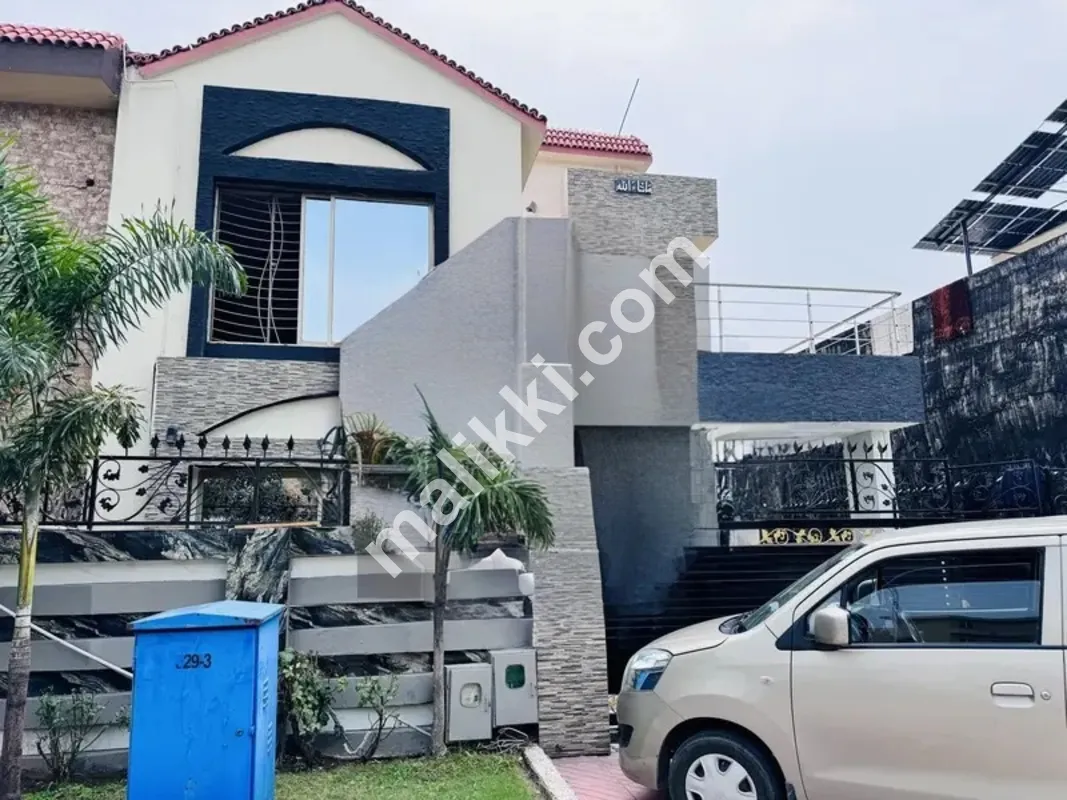 10 Marla Used House For Sale