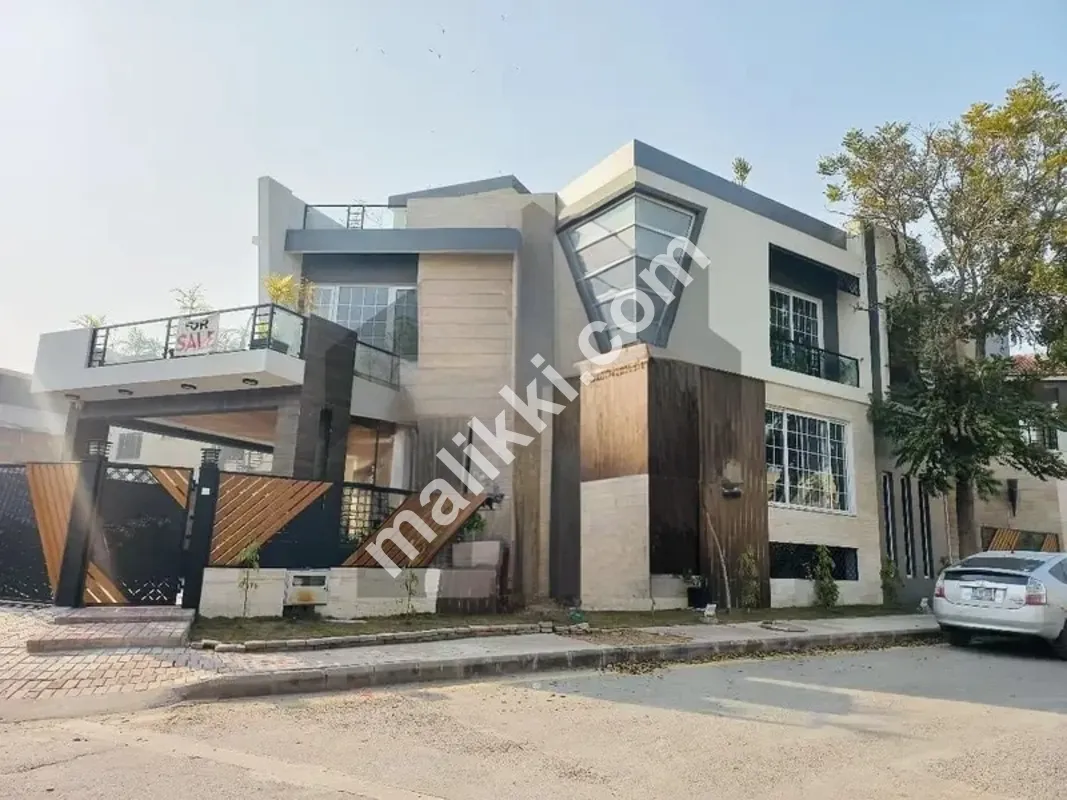 17 مرلہ مکان برائے فروخت