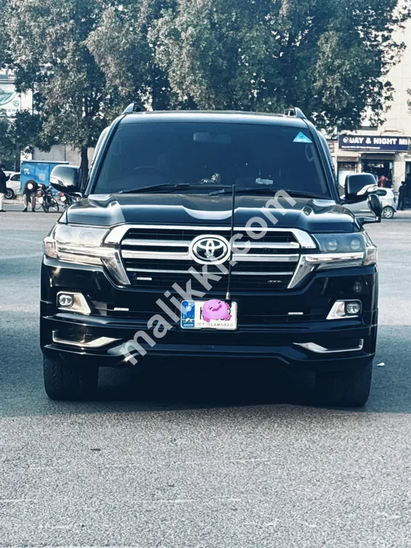 ٹویوٹا لینڈ کروزر 4.2D یوکے ماڈل 2001