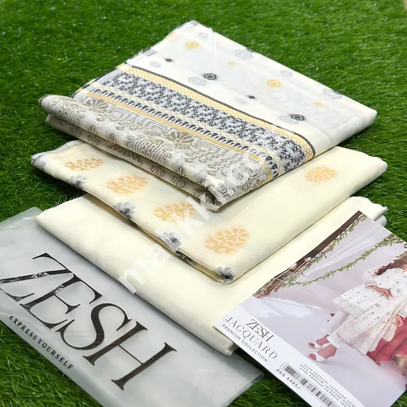 زیش جیکوارڈ کلیکشن، 2025 سفید رنگ میں 3 پیس بغیر سلے ہوئے سوٹ فروخت کے لیے دستیاب ہے۔