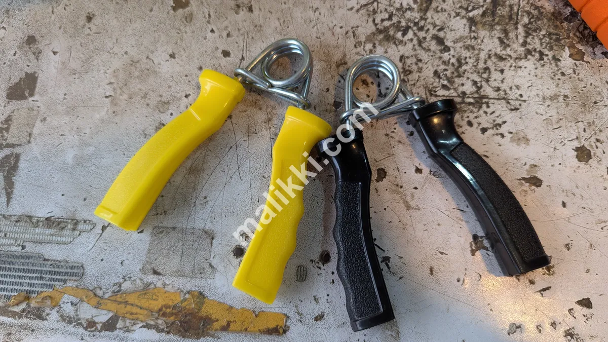 سیاہ پلاسٹک ہاتھ کی گرفت