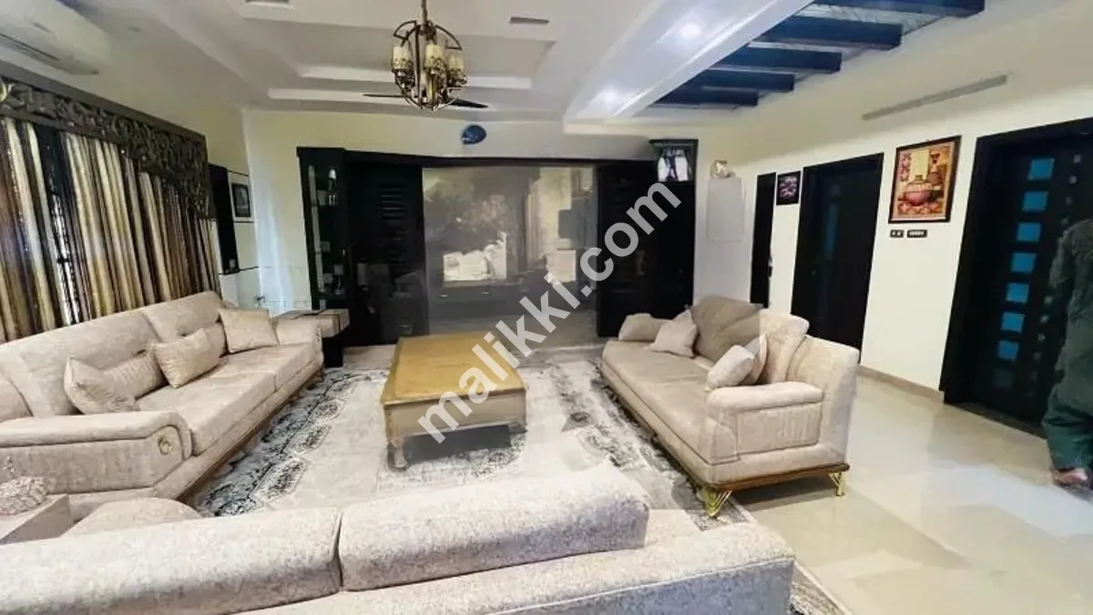 14 Marla House Available For Sale