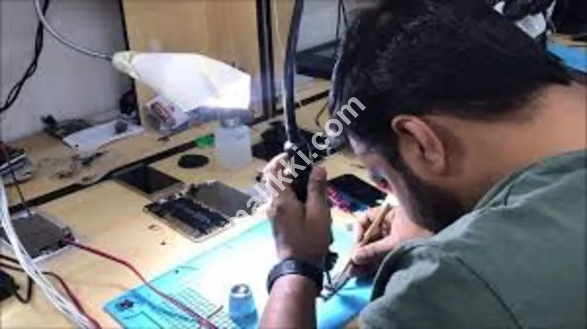 موبائل فون کی مرمت کی دکان