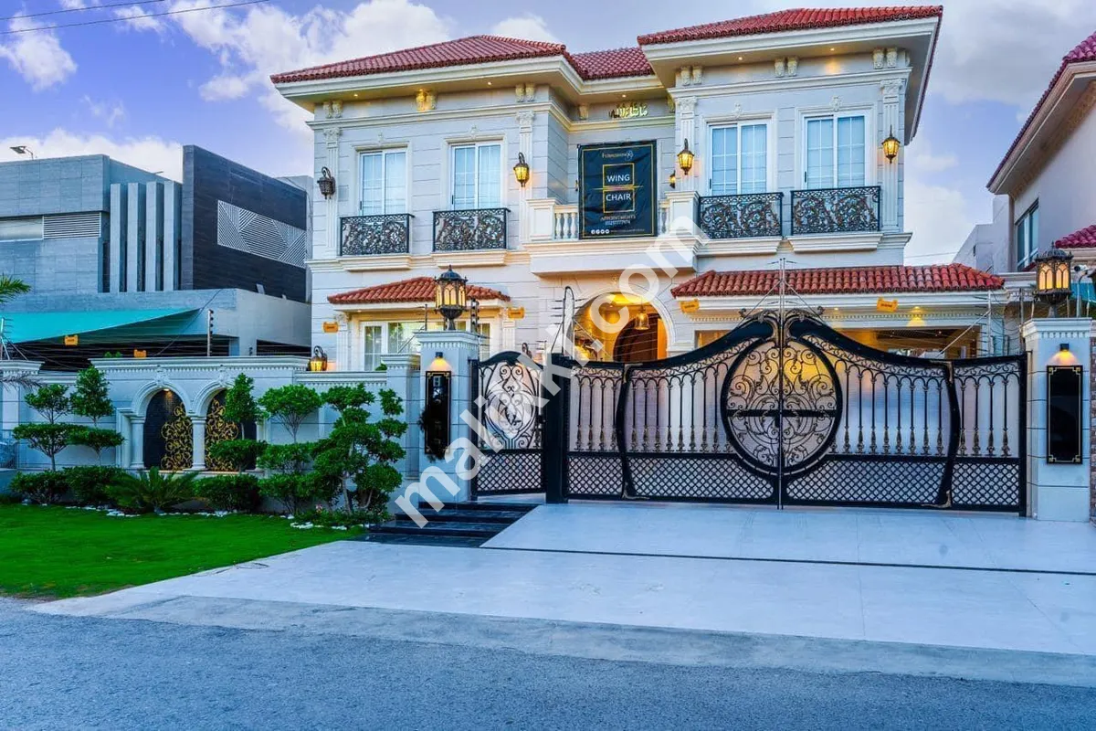 1 Kanal Brand New Spanish Design House With Basement Private Cinema 