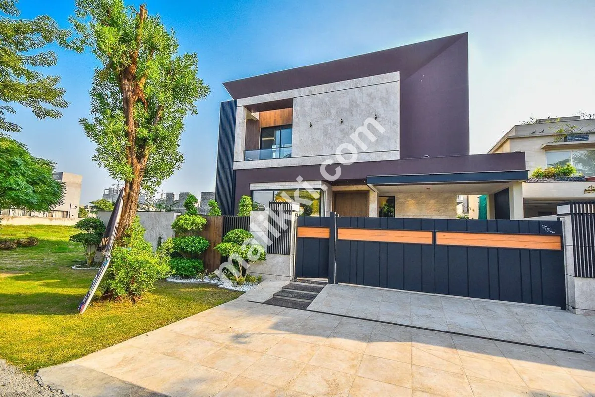 1 کنال برانڈ کا نیا الٹرا ماڈرن مکان برائے فروخت 