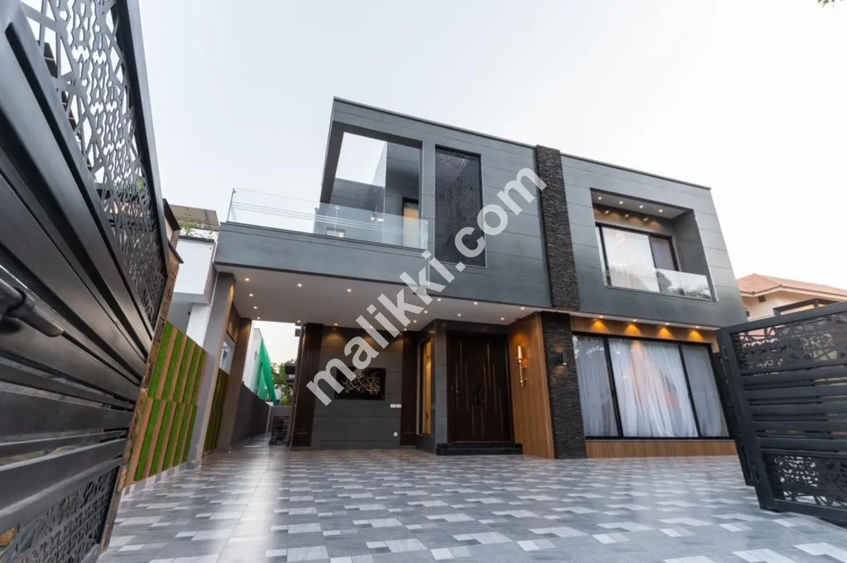 1 Kanal Brand New Furnished House With Basement