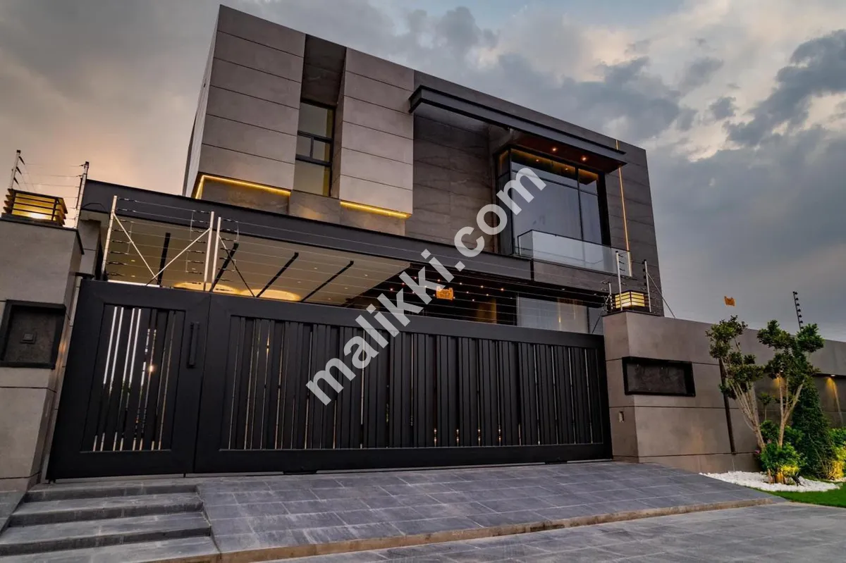  1 کنال بالکل نیا گھر