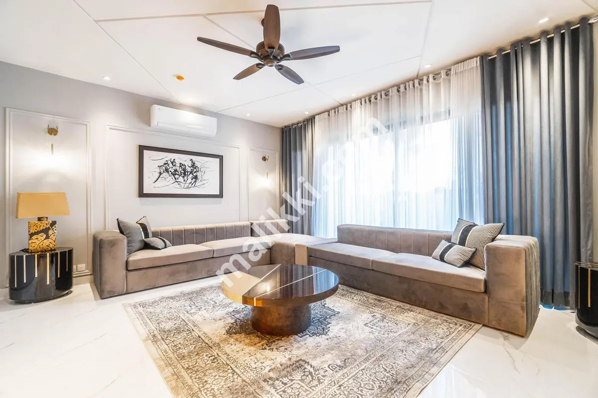 1 kanal Slightly Used House For sale With Basement 