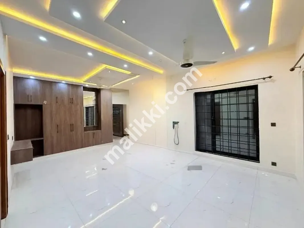 1 Kanal Slightly Used New Elevation Unique House Reasonable Price For Sale In Bahria Town Rawalpindi