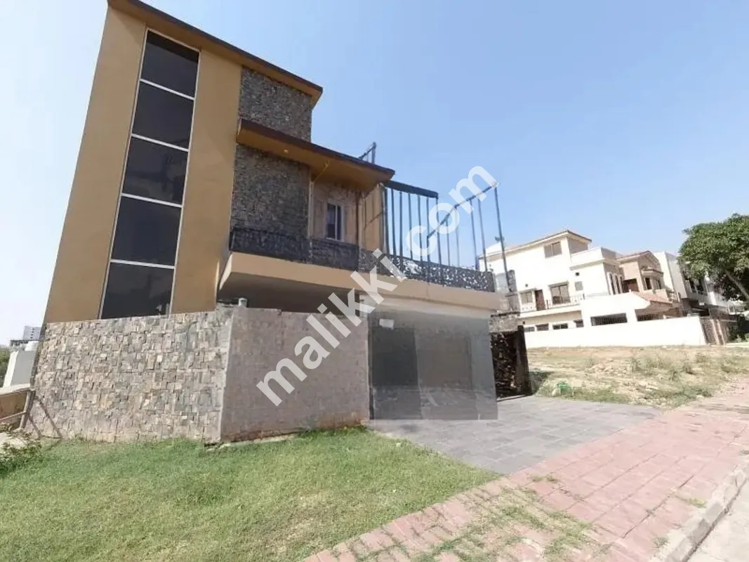 بحریہ ٹاؤن فیز 7 میں 10 مرلہ مکان ریزرو کریں