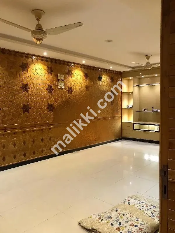 10 Marla house available for rent in bahria town phase 2
